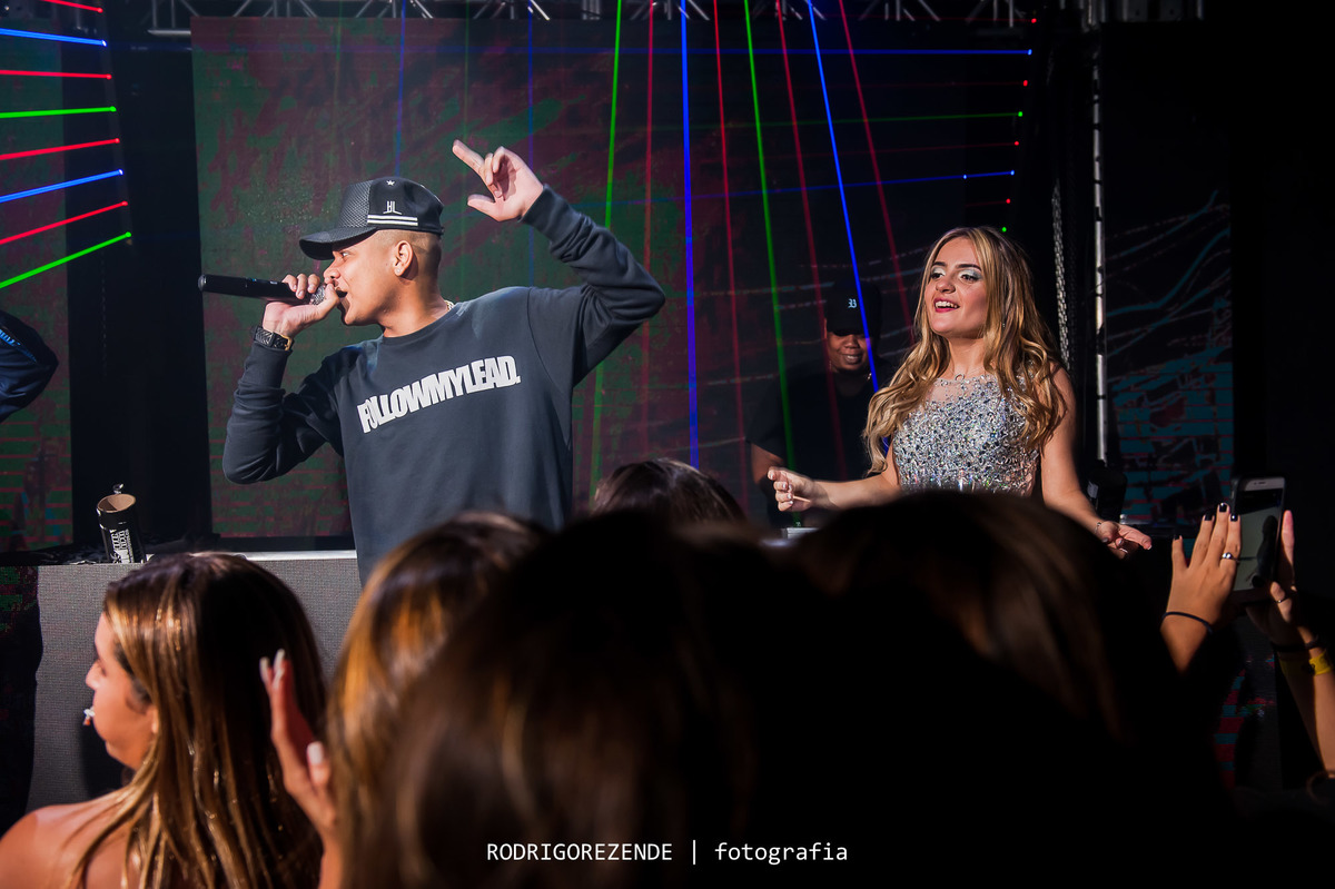 debutante, festa de 15 anos, vila inglesa, pista de dança, balada, mc duduzinho, rodrigo rezende fotografia