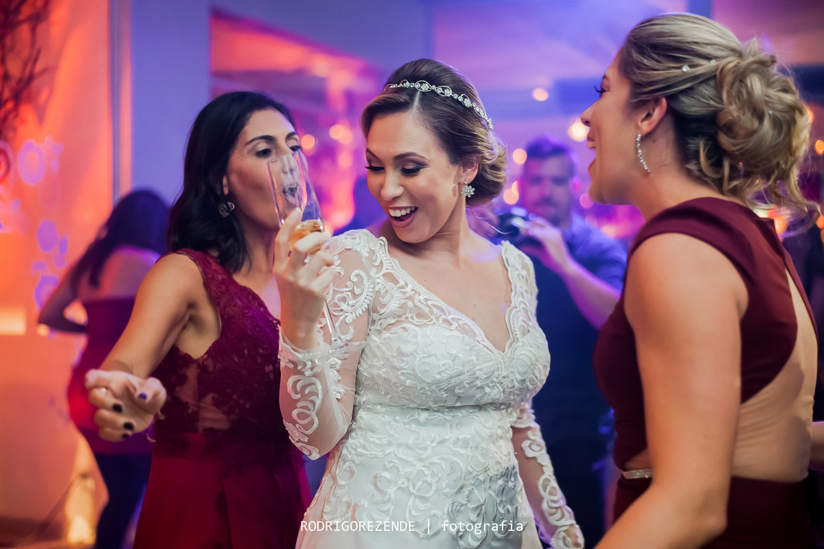 casamento, pista de dança,   aberema 7 casa de festas, rodrigo rezende fotografia