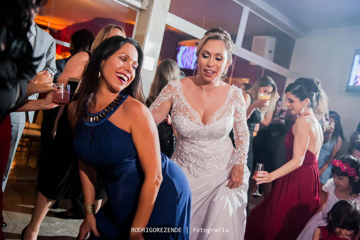 casamento, pista de dança,   aberema 7 casa de festas, rodrigo rezende fotografia