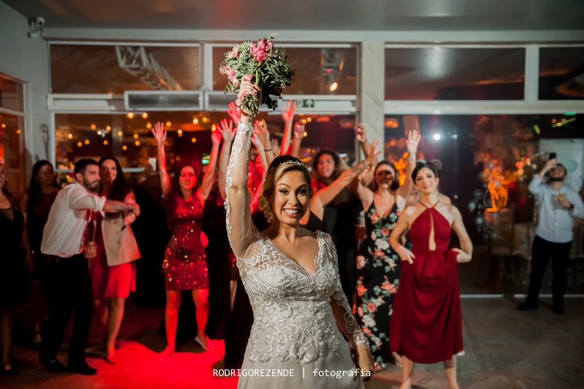 casamento, pista de dança,   aberema 7 casa de festas, rodrigo rezende fotografia