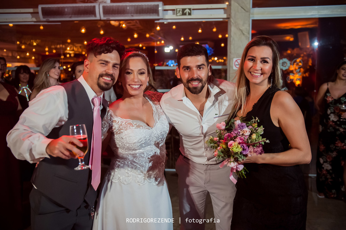 casamento, pista de dança,   aberema 7 casa de festas, rodrigo rezende fotografia