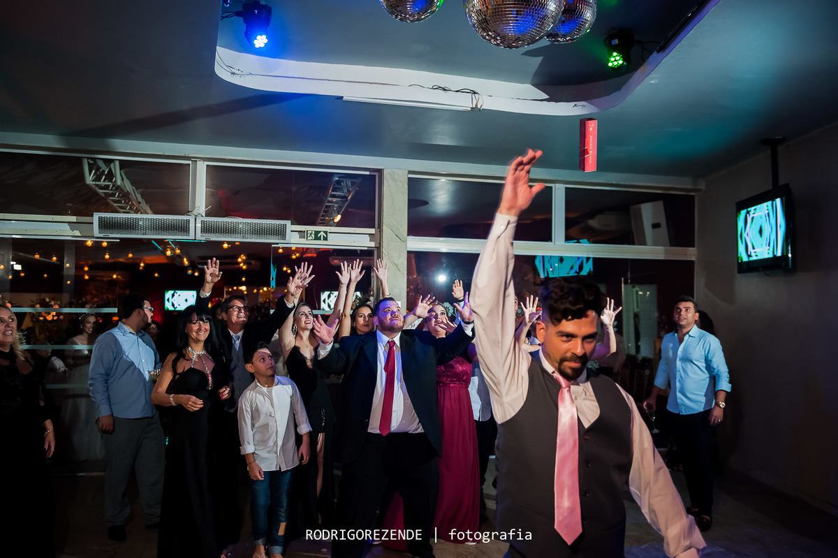 casamento, pista de dança,   aberema 7 casa de festas, rodrigo rezende fotografia