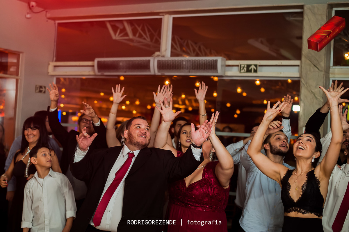 casamento, pista de dança,   aberema 7 casa de festas, rodrigo rezende fotografia