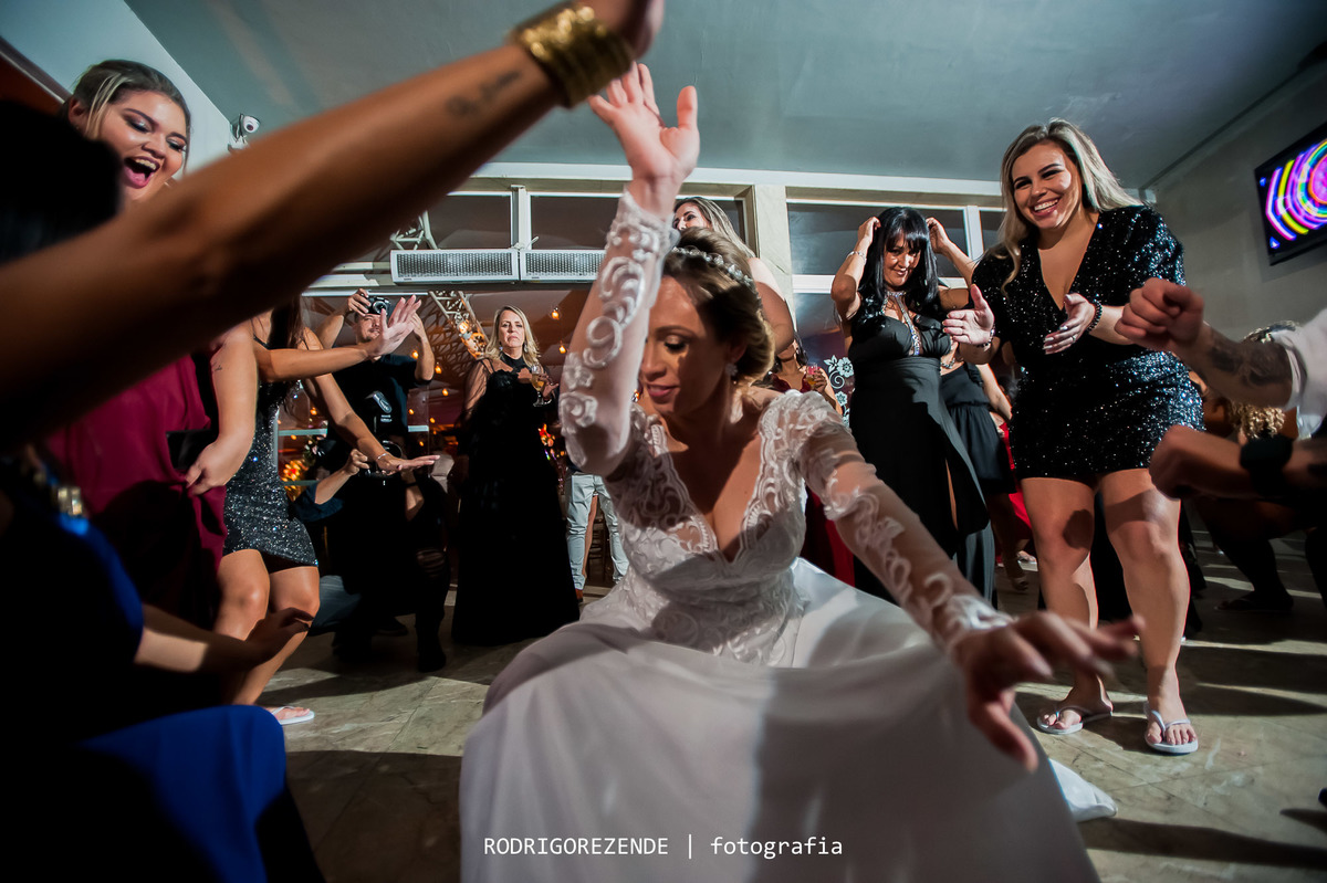 casamento, pista de dança,   aberema 7 casa de festas, rodrigo rezende fotografia