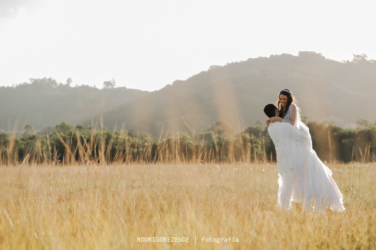 casamento, noivos,  meio do mato eventos,  rodrigo rezende fotografia
