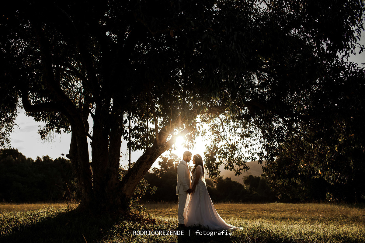 casamento, noivos,  meio do mato eventos,  rodrigo rezende fotografia