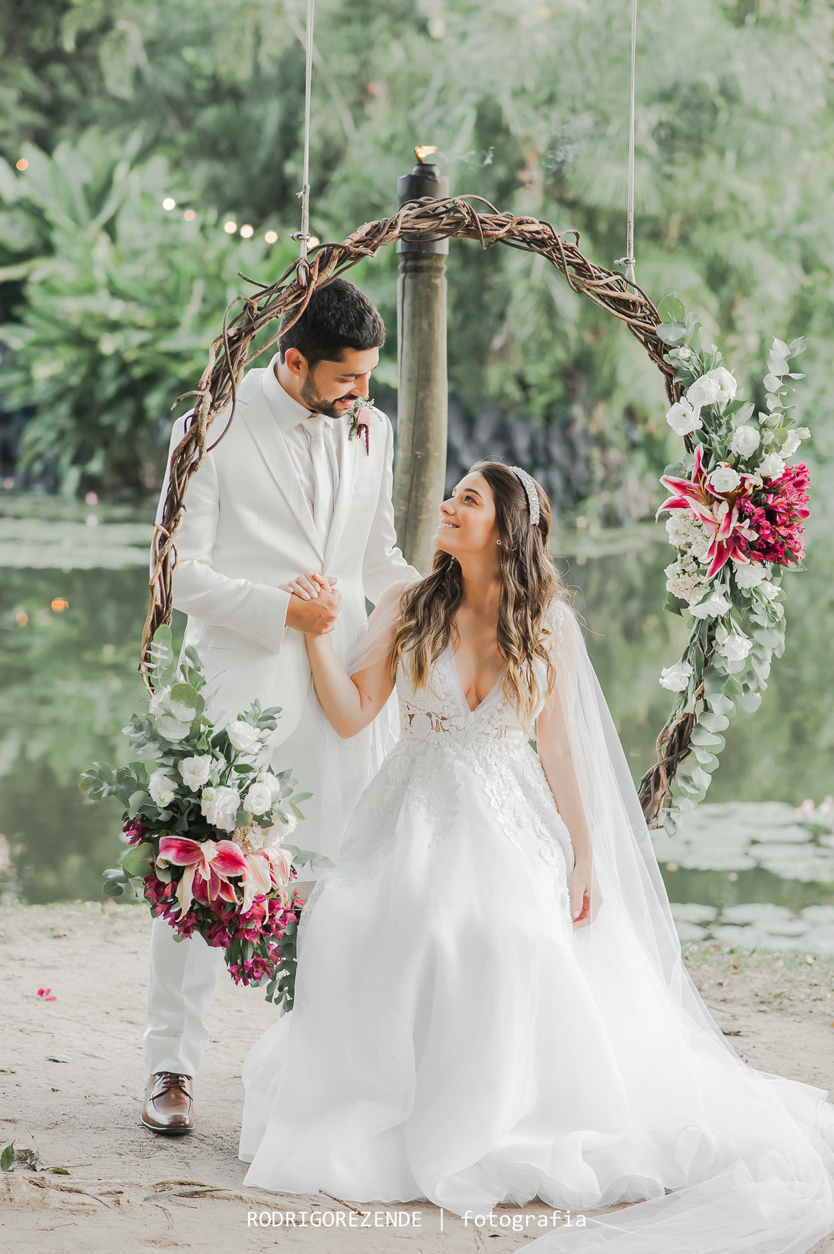 casamento, noivos,  meio do mato eventos,  rodrigo rezende fotografia