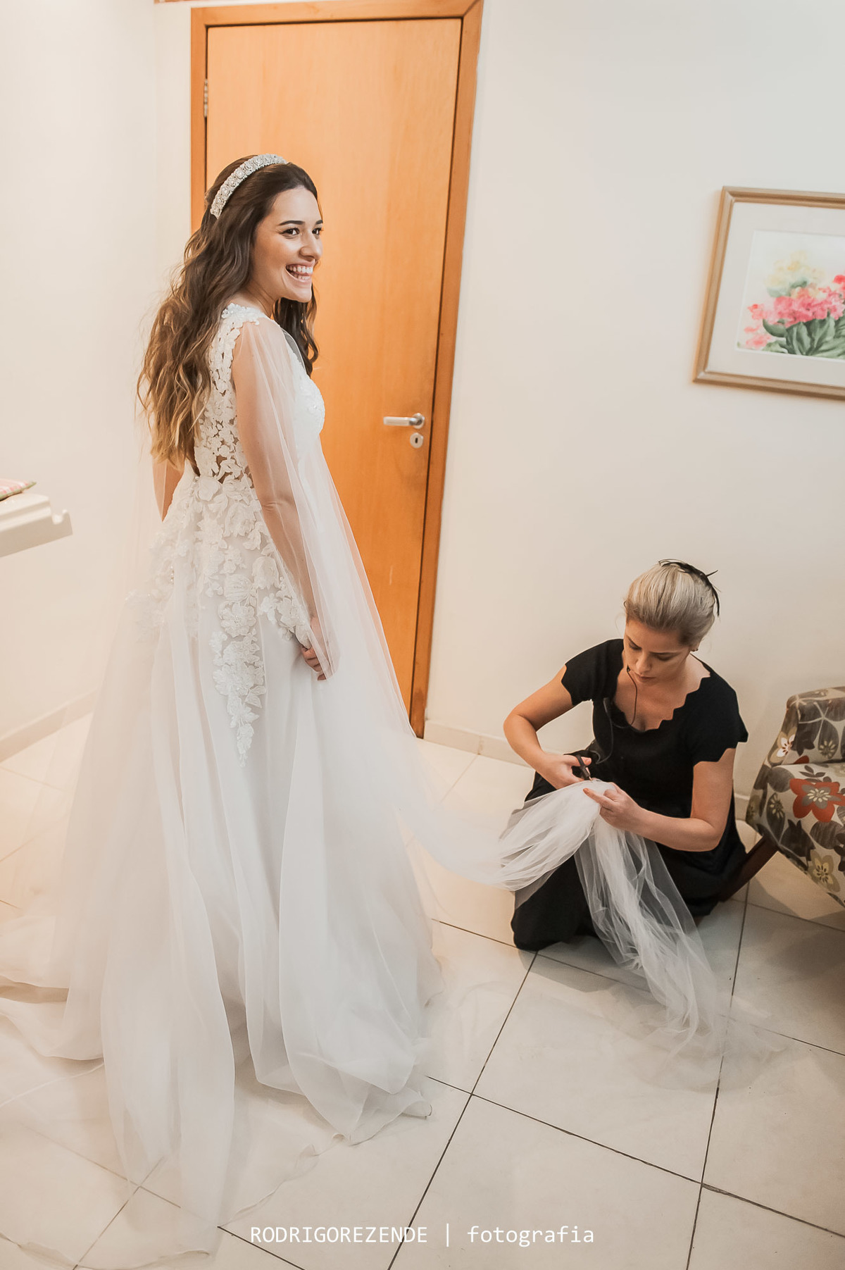 casamento, noiva cortando vestido, meio do mato eventos,  rodrigo rezende fotografia