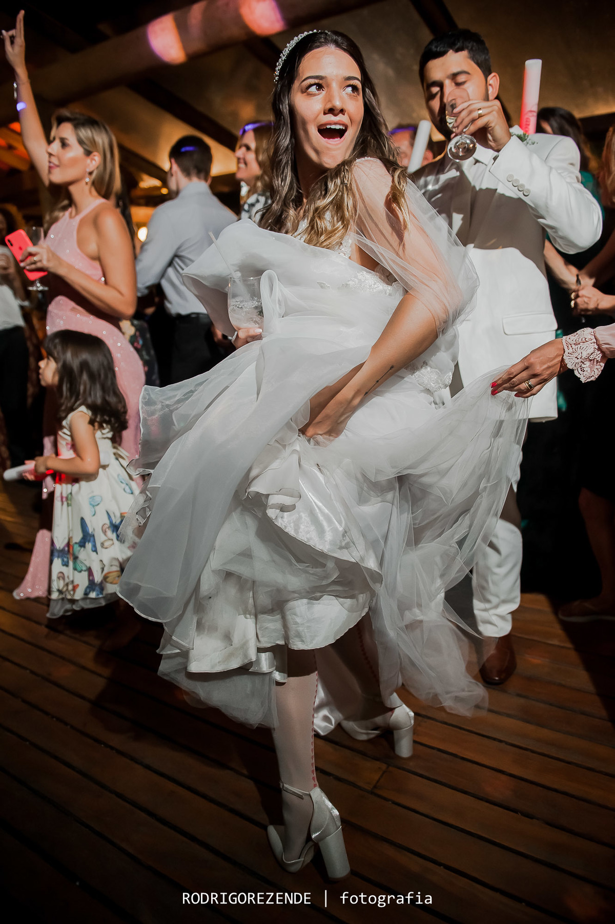 casamento, festa, pista de dança, meio do mato eventos,  rodrigo rezende fotografia