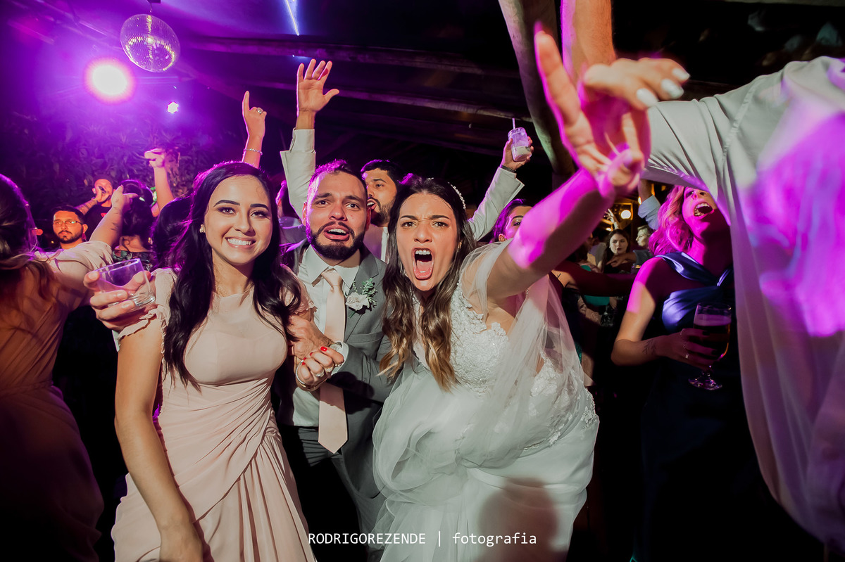 casamento, festa, pista de dança, meio do mato eventos,  rodrigo rezende fotografia
