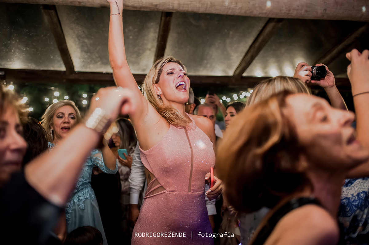 casamento, festa, pista de dança, meio do mato eventos,  rodrigo rezende fotografia