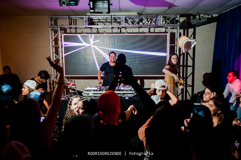 pista de dança, dança da debutante,  espazio itanhangá, debutante, dj max, rodrigo rezende fotografia