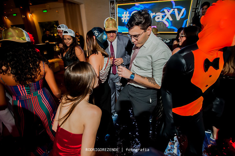 pista de dança, dança da debutante,  espazio itanhangá, debutante, dj max, rodrigo rezende fotografia