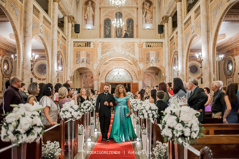 cerimônia, entrada do noivo, igreja sagrado coração de jesus, casamento, rodrigo rezende fotografia