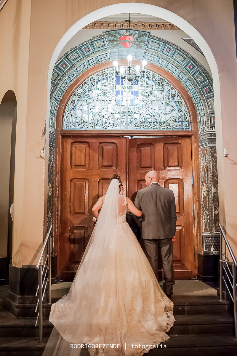 cerimônia, entrada das noivas, igreja sagrado coração de jesus, casamento, rodrigo rezende fotografia