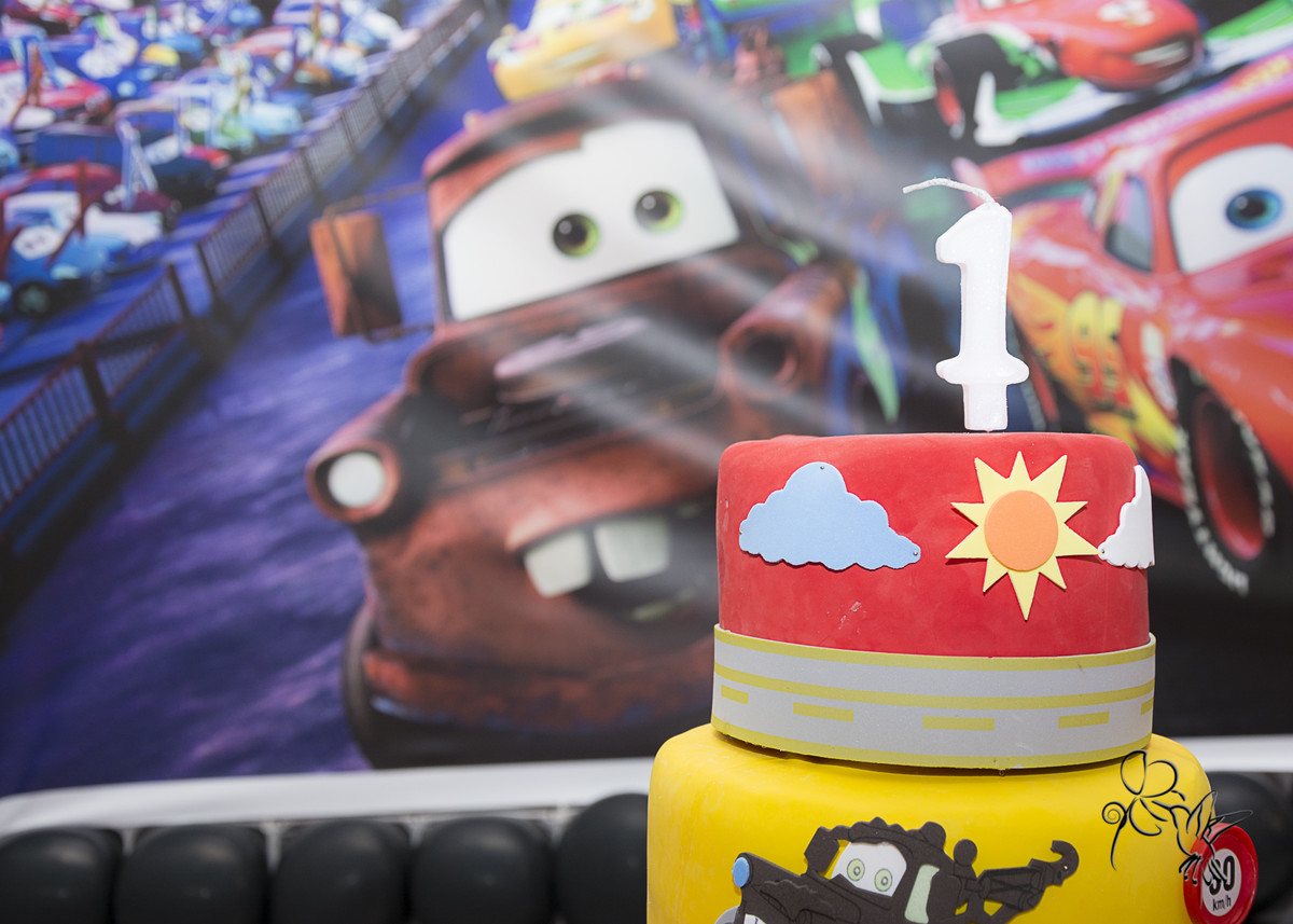 no click da FOTÓGRAFA DE FAMÍLIA DE CAXIAS DO SUL BY ELI MATOS bolo de ANIVERSÁRIO de oito anos