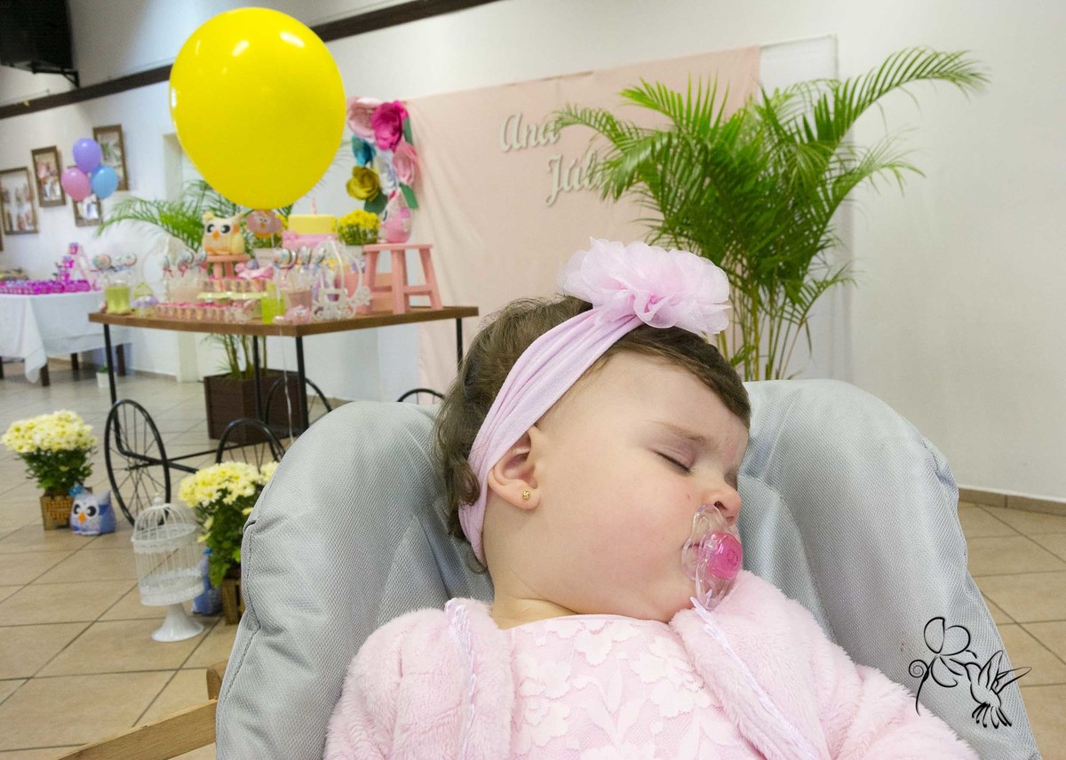 Criança dorme na sua festa, by Eli Matos