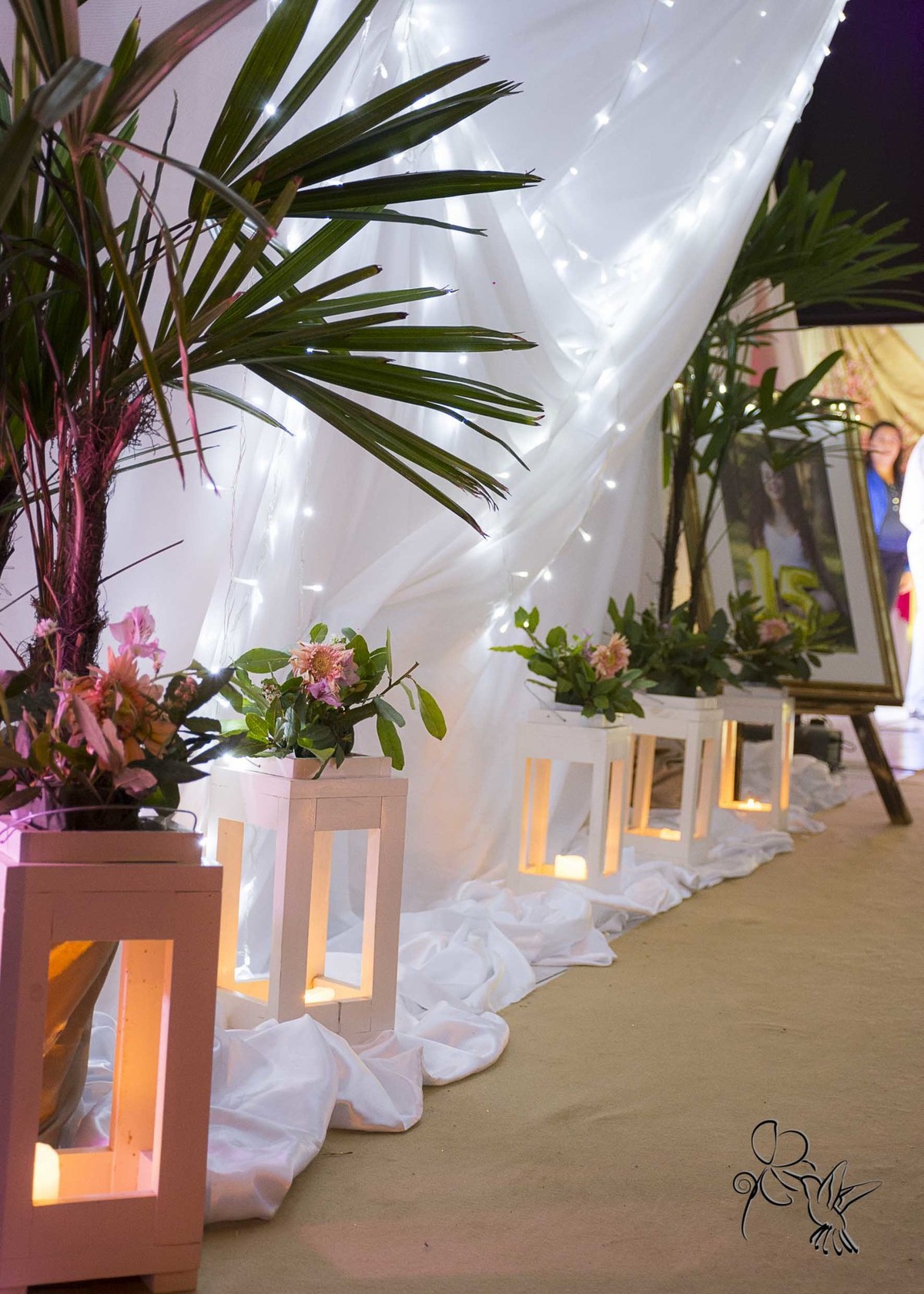 Corredor de entrada na festa da Maria Eduarda,  by Eli Matos