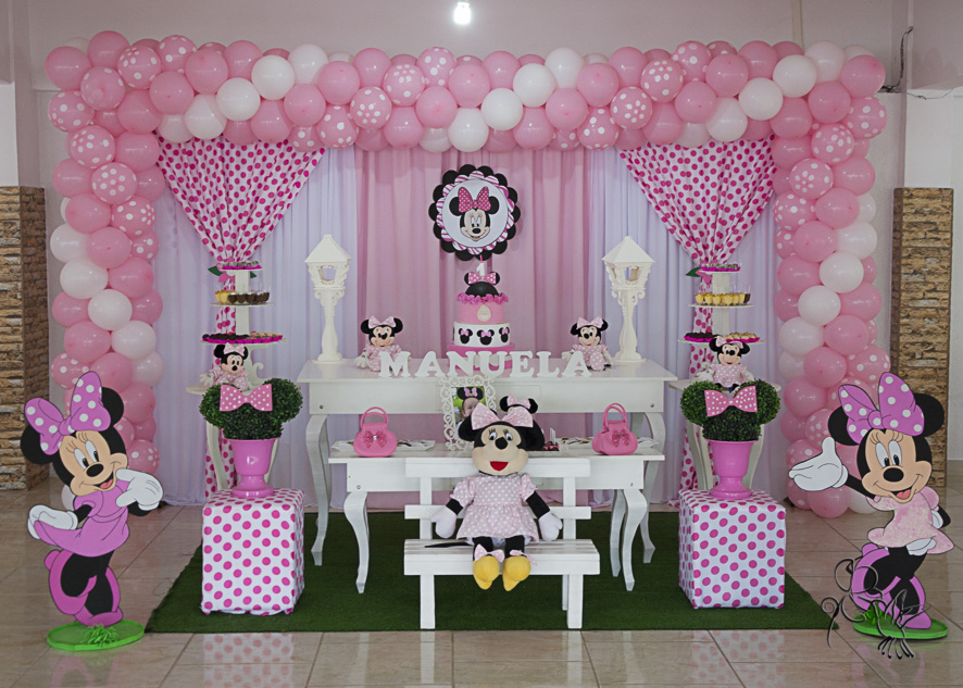 by Eli Matos registra painel principal da decoração da festa de um ano da Manuela
