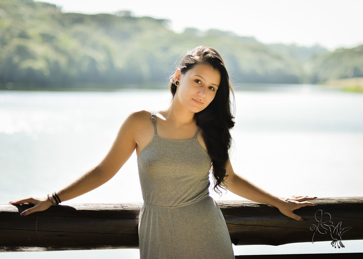 Garota Daniele apoiada, clicada por by Eli Matos