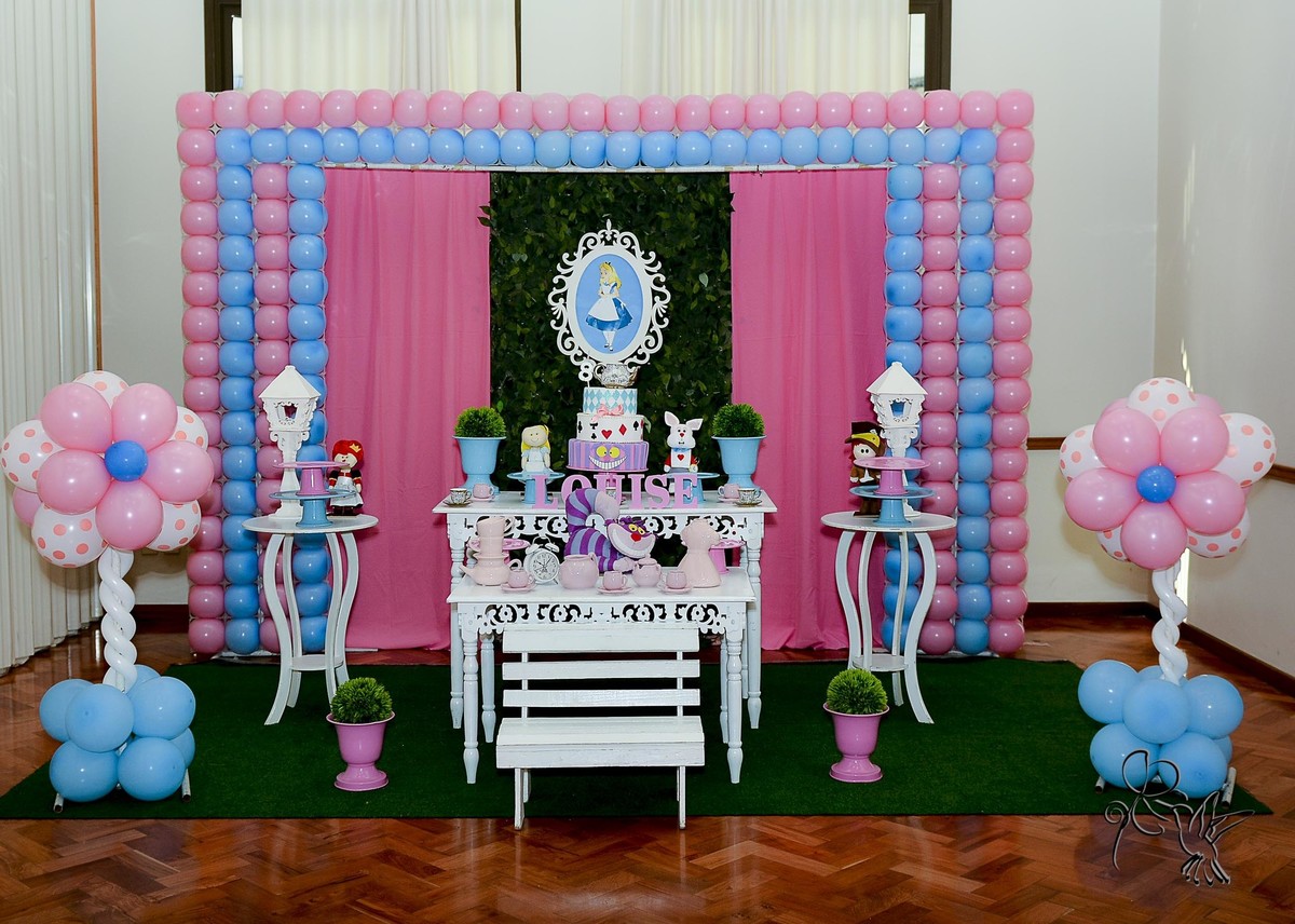 Decoração da festa da Louise no tema Alice no país das maravilhas, clicado por by Eli Matos