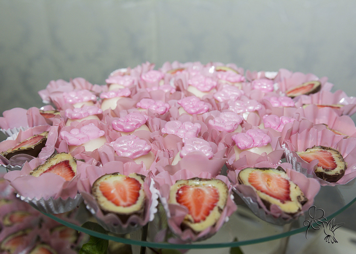 doces de chocolate recheados de morangos, by Eli Matos fotografia no chá da Cecilia, lindissimo