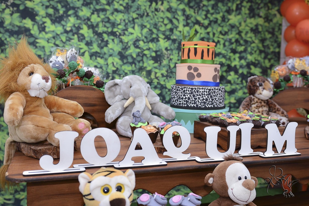 by Eli Matos clica, detalhe do tema safári com o nome Joaquim.