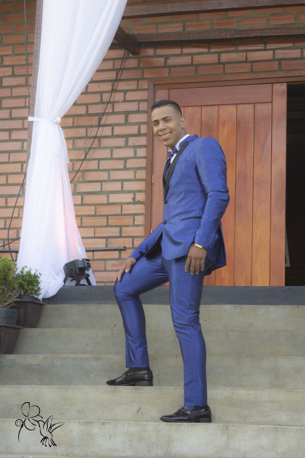 Noivo entrando no salão de seu casamento, clique de by Eli Matos