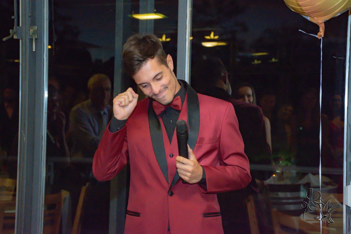 Formando se emociona na entrada da sua festa, by Eli Matos junto no momento da foto