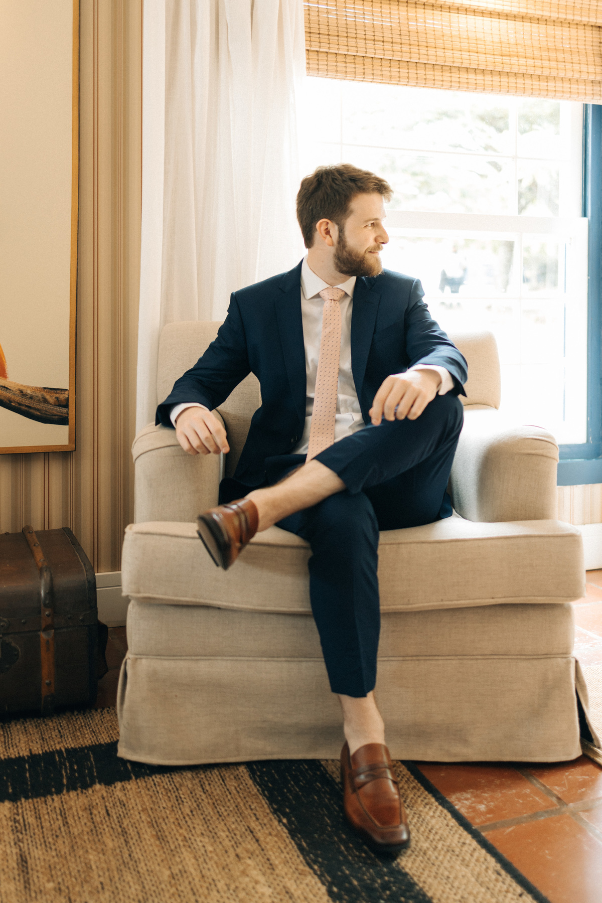 casamento-fazenda-boho-taubaté-sp-quilombo-limeira-ar-livre-por-do-sol-dia-fim-final-tarde-diurno making of noivo