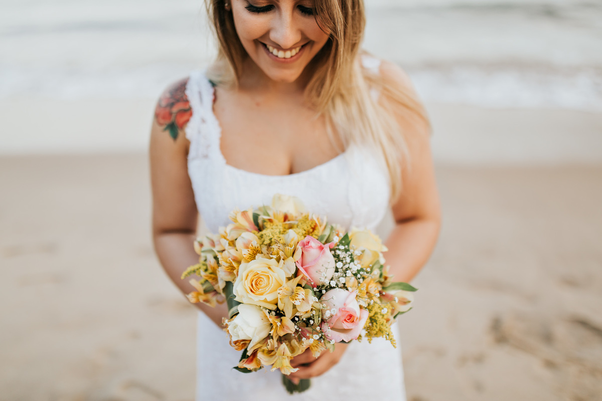 Ensaio Pré-wedding na praia com buquê - Ubatuba - Litoral norte - SP Fotografo Anderson Barboza - Taubaté e vale do paraiba