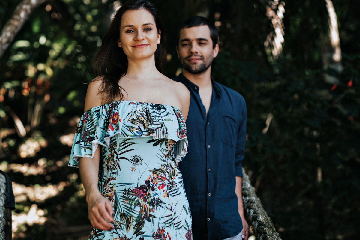 Ensaio de Casal na praia vermelha em Ubatuba, andando na areia - fotografo Anderson Barboza Taubaté 
