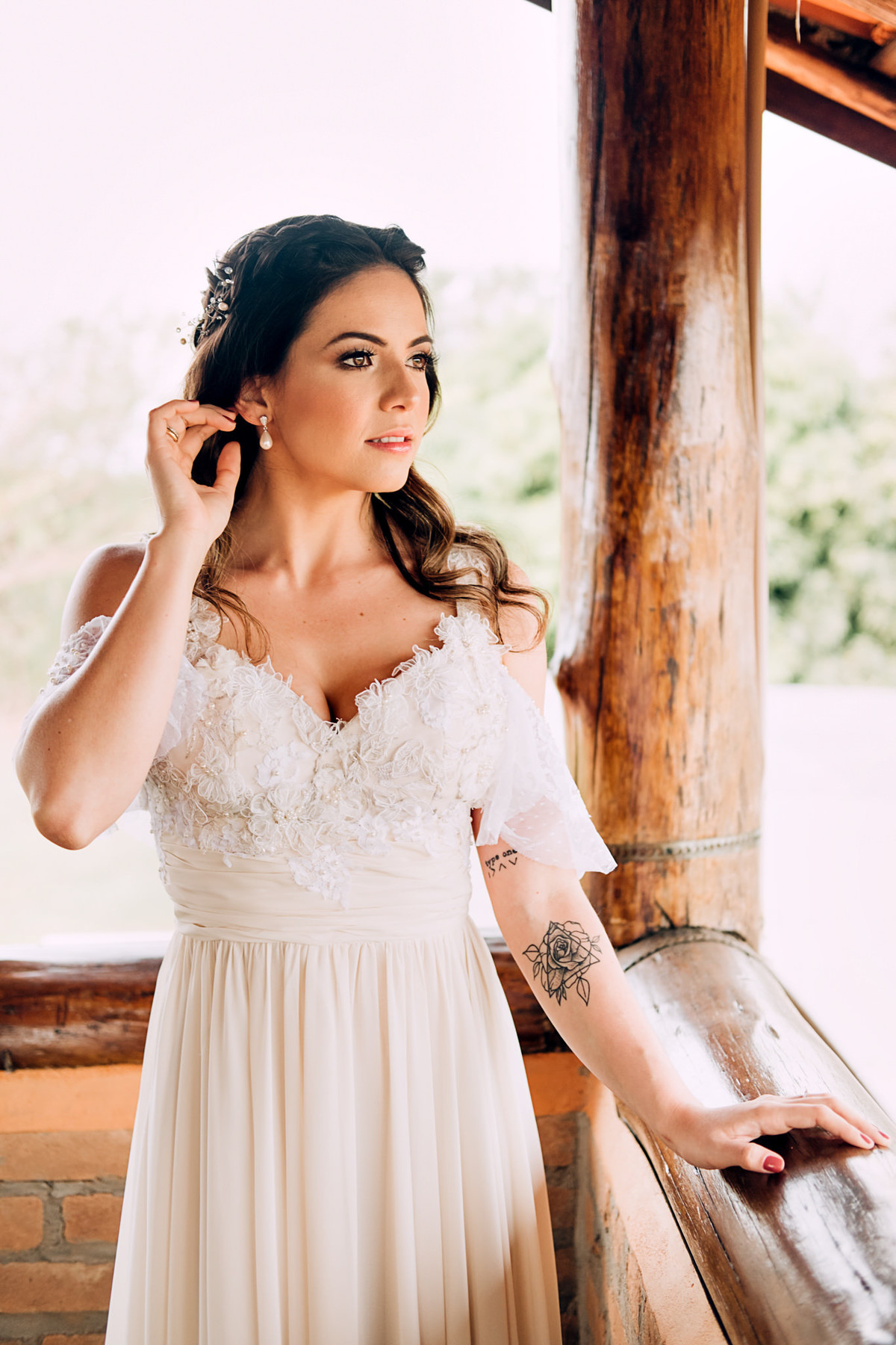 Making of noiva - Editorial Boho-Restaurante Alecrim Carla Lamim Rita Martins Anderson Barboza Fotografia Cappuccino Filmes Acontece Feito Nós Léo Chaves Angela Soares Anna Karina Josephine Noivas Las Marias VG Dândis Natalia Graziele Mariana leite