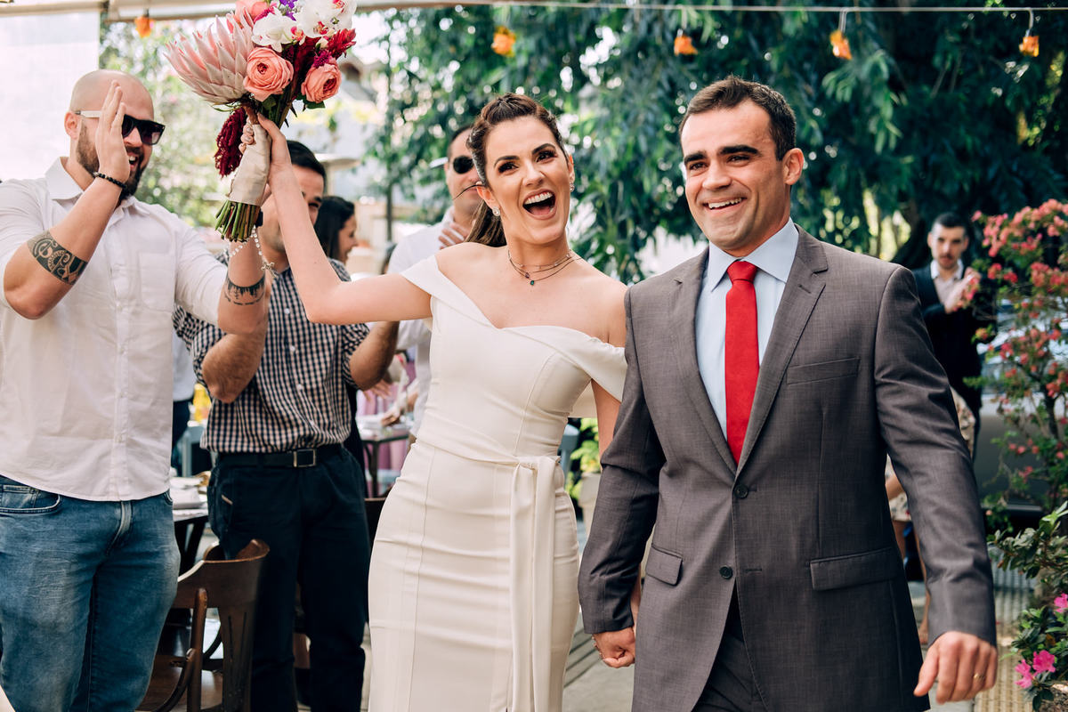 Casamento intimista - Cerimonia  Mini wedding no restaurante Santa Figueira em Tremembé-SP - Decoração Carla Lamim - Fotografo Anderson Barboza