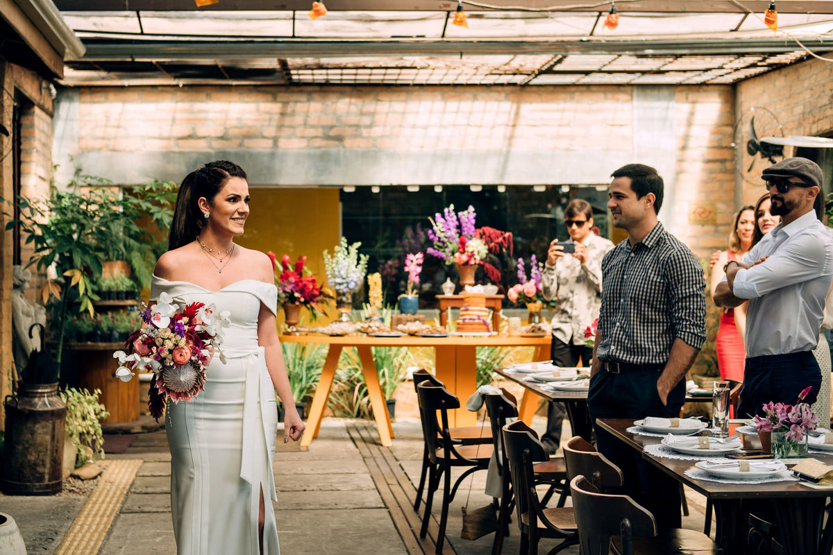 Casamento intimista - Cerimonia  Mini wedding no restaurante Santa Figueira em Tremembé-SP - Decoração Carla Lamim - Fotografo Anderson Barboza