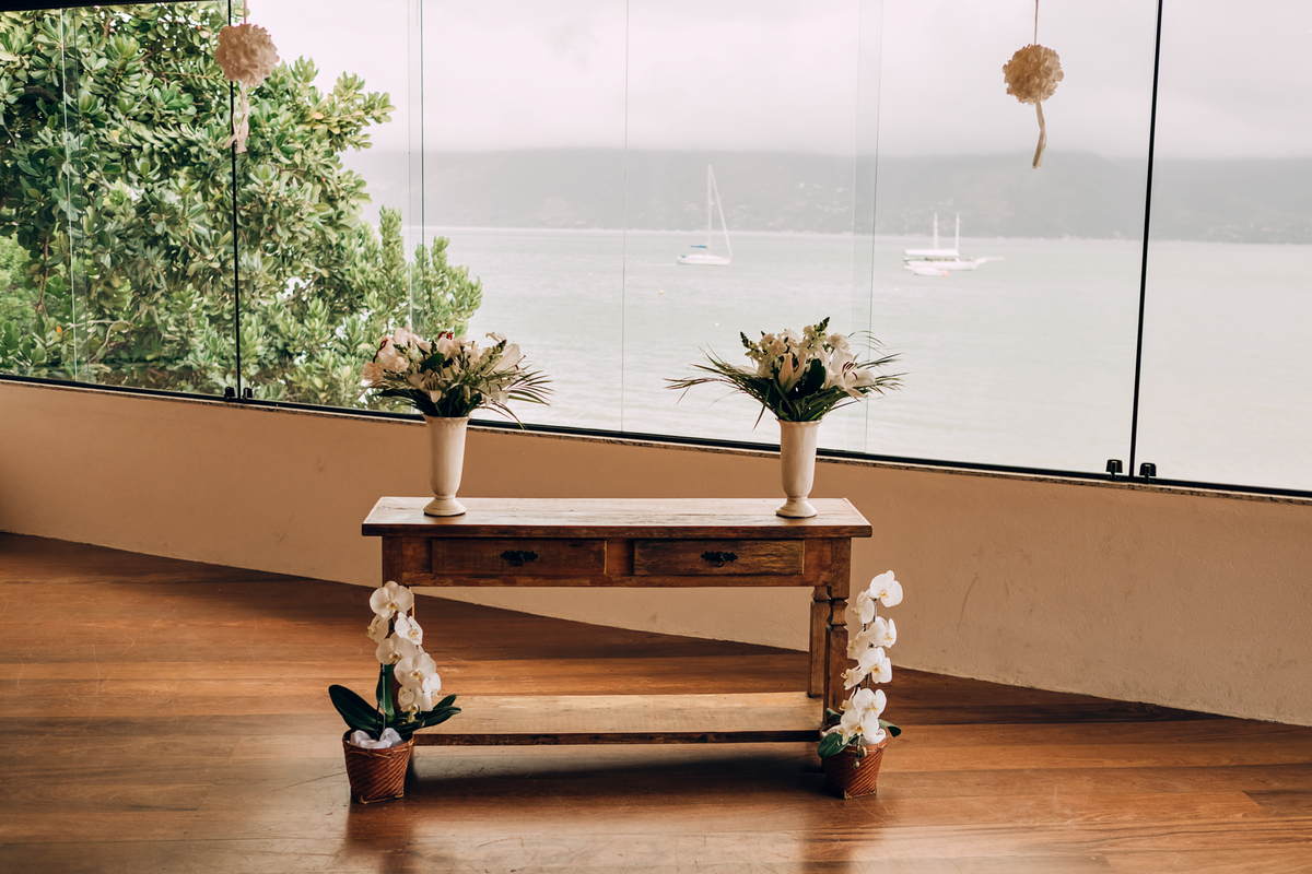 casamento intimista, mini wedding no espaço Abricó, a beira a mar em São Sebastião-SP