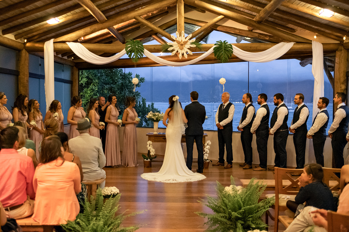 casamento intimista, mini wedding no espaço Abricó, a beira a mar em São Sebastião-SP