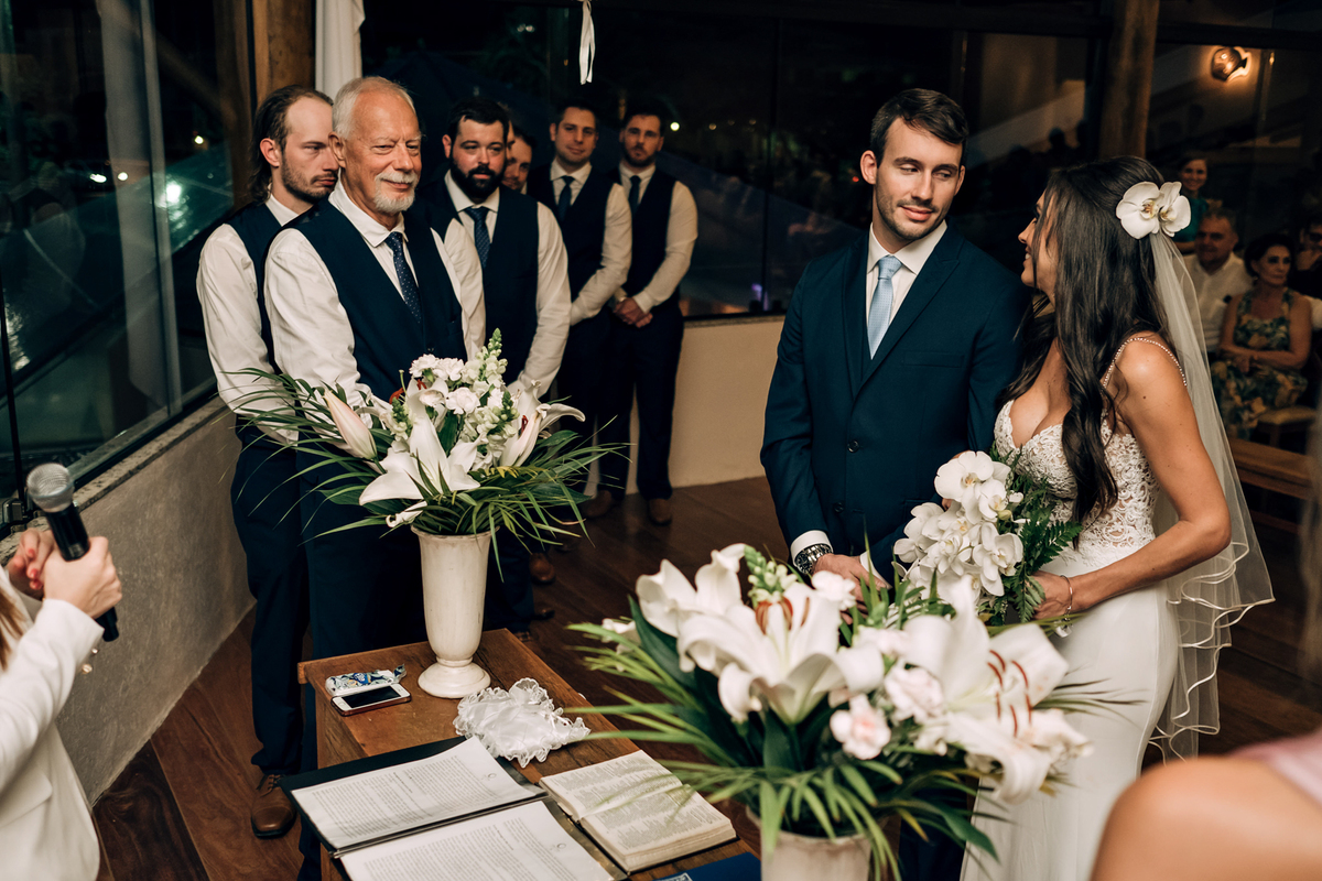 casamento intimista, mini wedding no espaço Abricó, a beira a mar em São Sebastião-SP