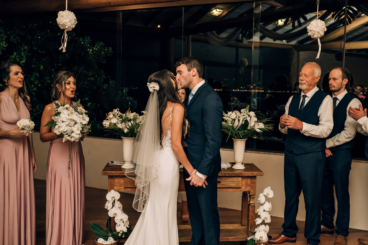casamento intimista, mini wedding no espaço Abricó, a beira a mar em São Sebastião-SP