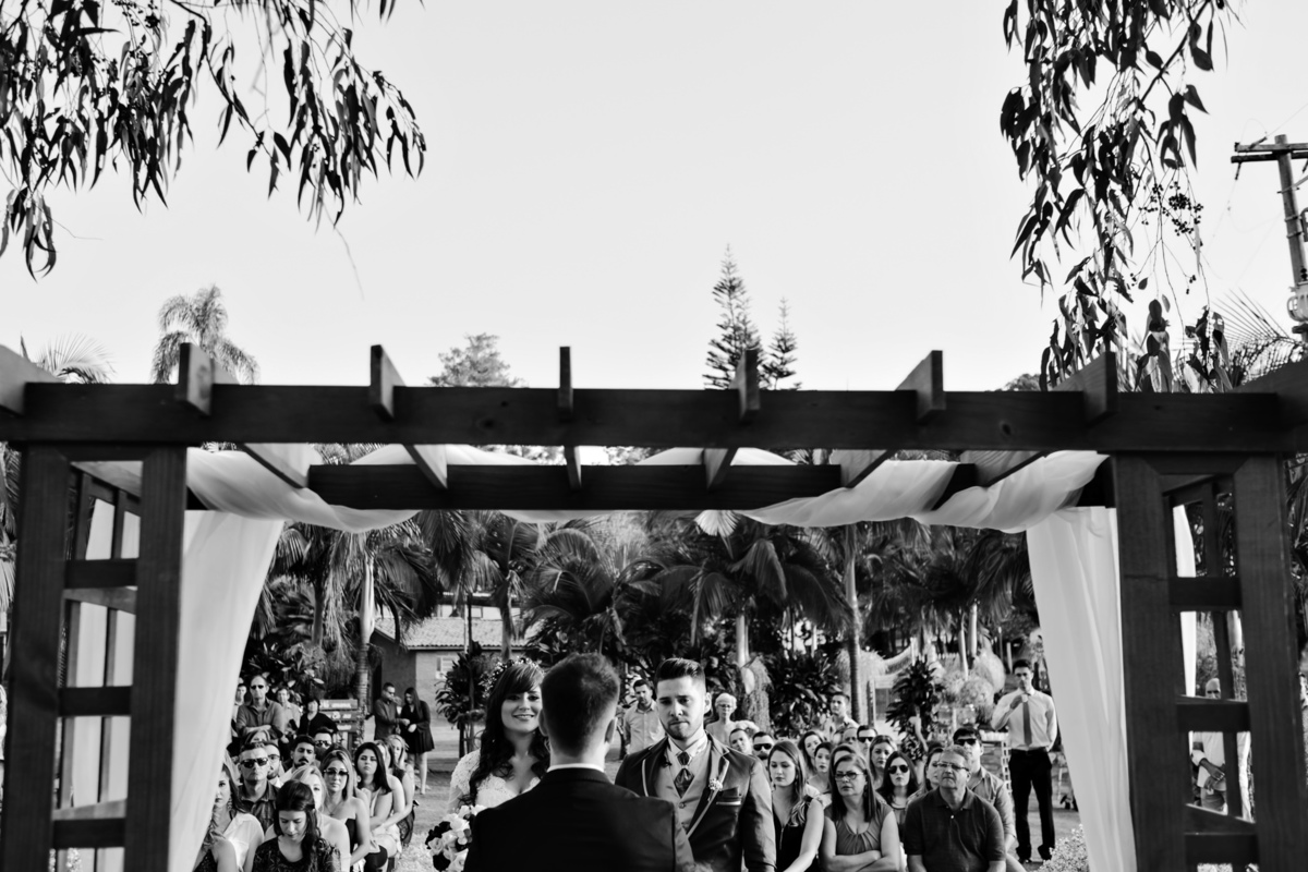 casamento no espaço moenda em Pindamonhangaba, no campo fim de tarde. Anderson Barboza Fotografia. Taubaté-SP