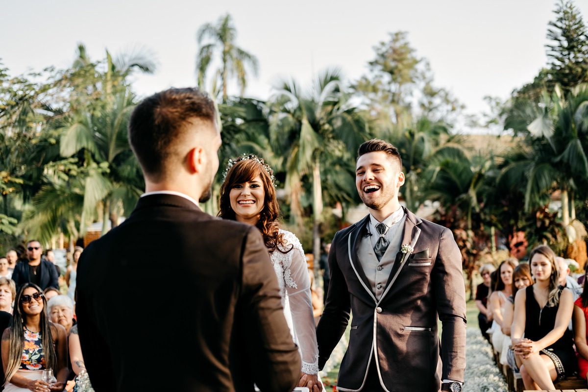 casamento no espaço moenda em Pindamonhangaba, no campo fim de tarde. Anderson Barboza Fotografia. Taubaté-SP