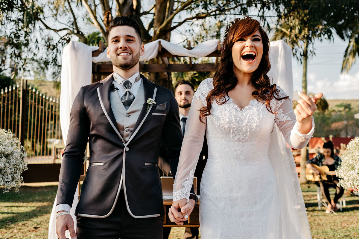casamento no espaço moenda em Pindamonhangaba, no campo fim de tarde. Anderson Barboza Fotografia. Taubaté-SP