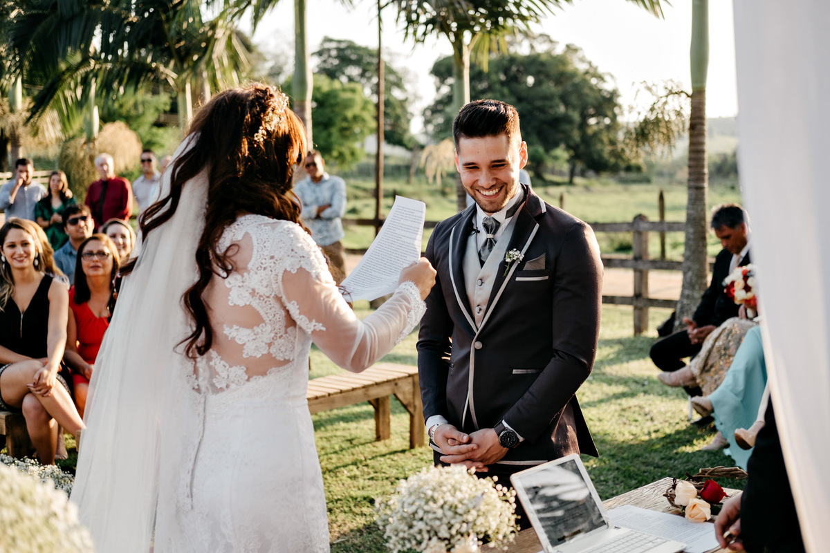 casamento no espaço moenda em Pindamonhangaba, no campo fim de tarde. Anderson Barboza Fotografia. Taubaté-SP