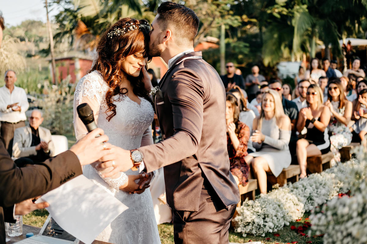 casamento no espaço moenda em Pindamonhangaba, no campo fim de tarde. Anderson Barboza Fotografia. Taubaté-SP