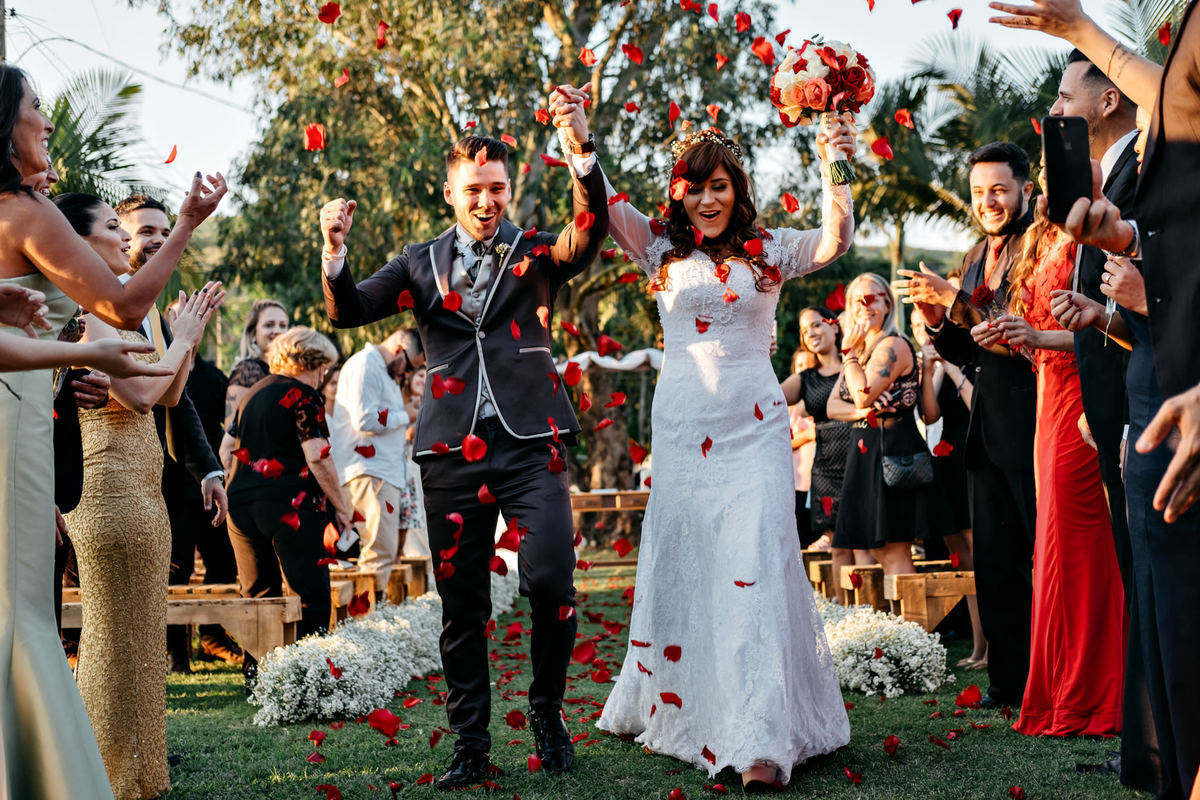 casamento no espaço moenda em Pindamonhangaba, no campo fim de tarde. Anderson Barboza Fotografia. Taubaté-SP