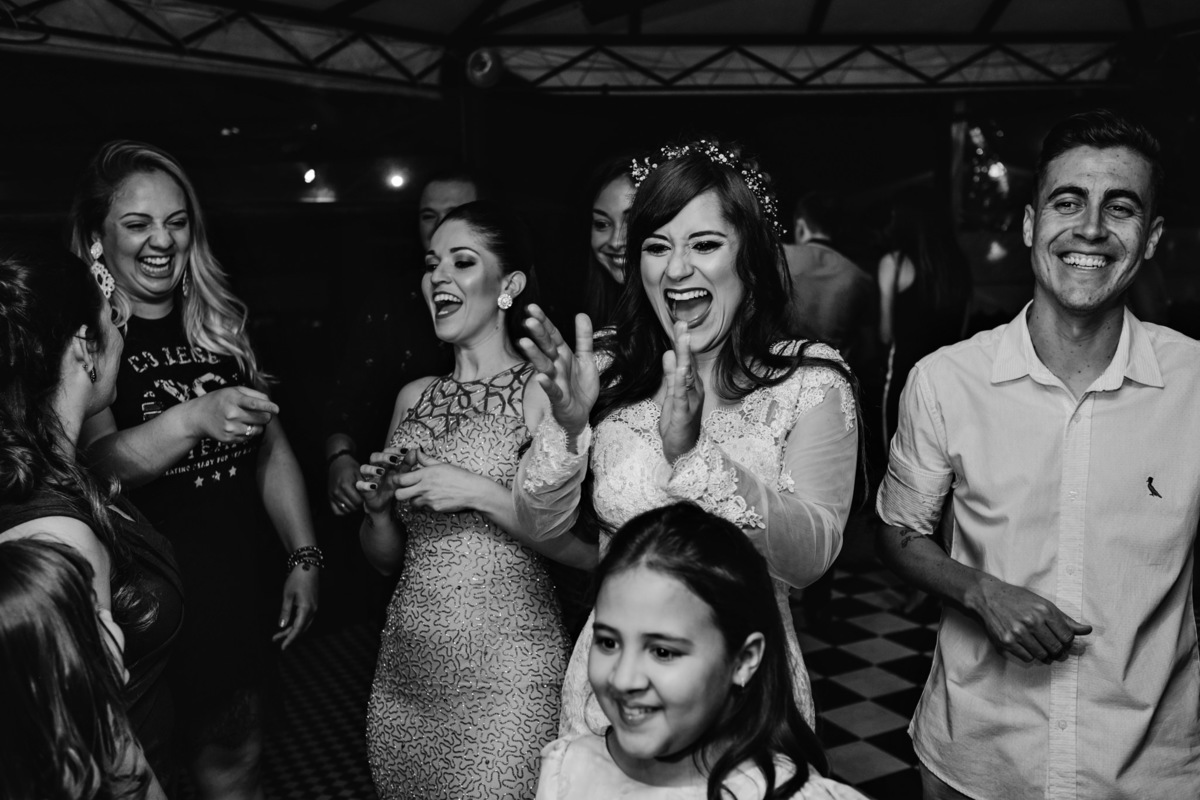 casamento no espaço moenda em Pindamonhangaba, no campo fim de tarde. Anderson Barboza Fotografia. Taubaté-SP