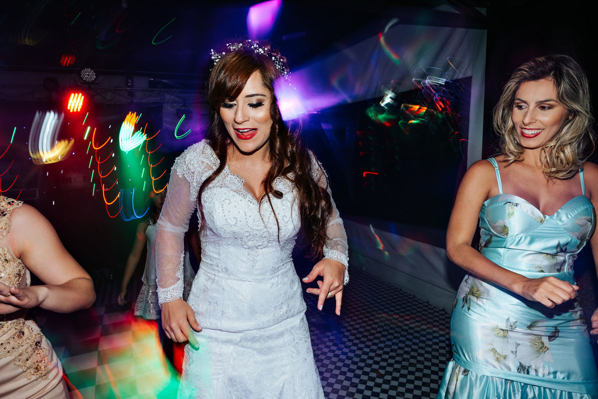 casamento no espaço moenda em Pindamonhangaba, no campo fim de tarde. Anderson Barboza Fotografia. Taubaté-SP