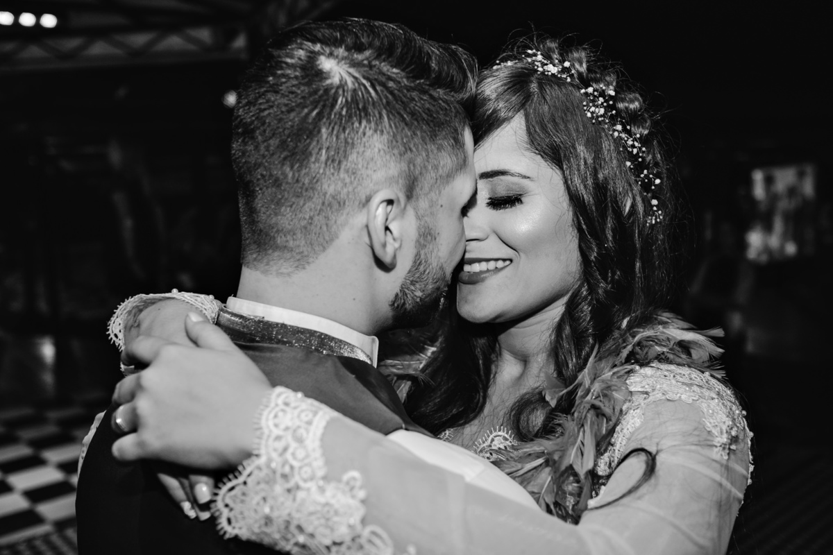 casamento no espaço moenda em Pindamonhangaba, no campo fim de tarde. Anderson Barboza Fotografia. Taubaté-SP
