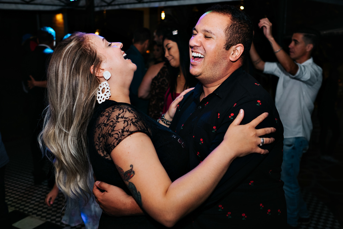 casamento no espaço moenda em Pindamonhangaba, no campo fim de tarde. Anderson Barboza Fotografia. Taubaté-SP