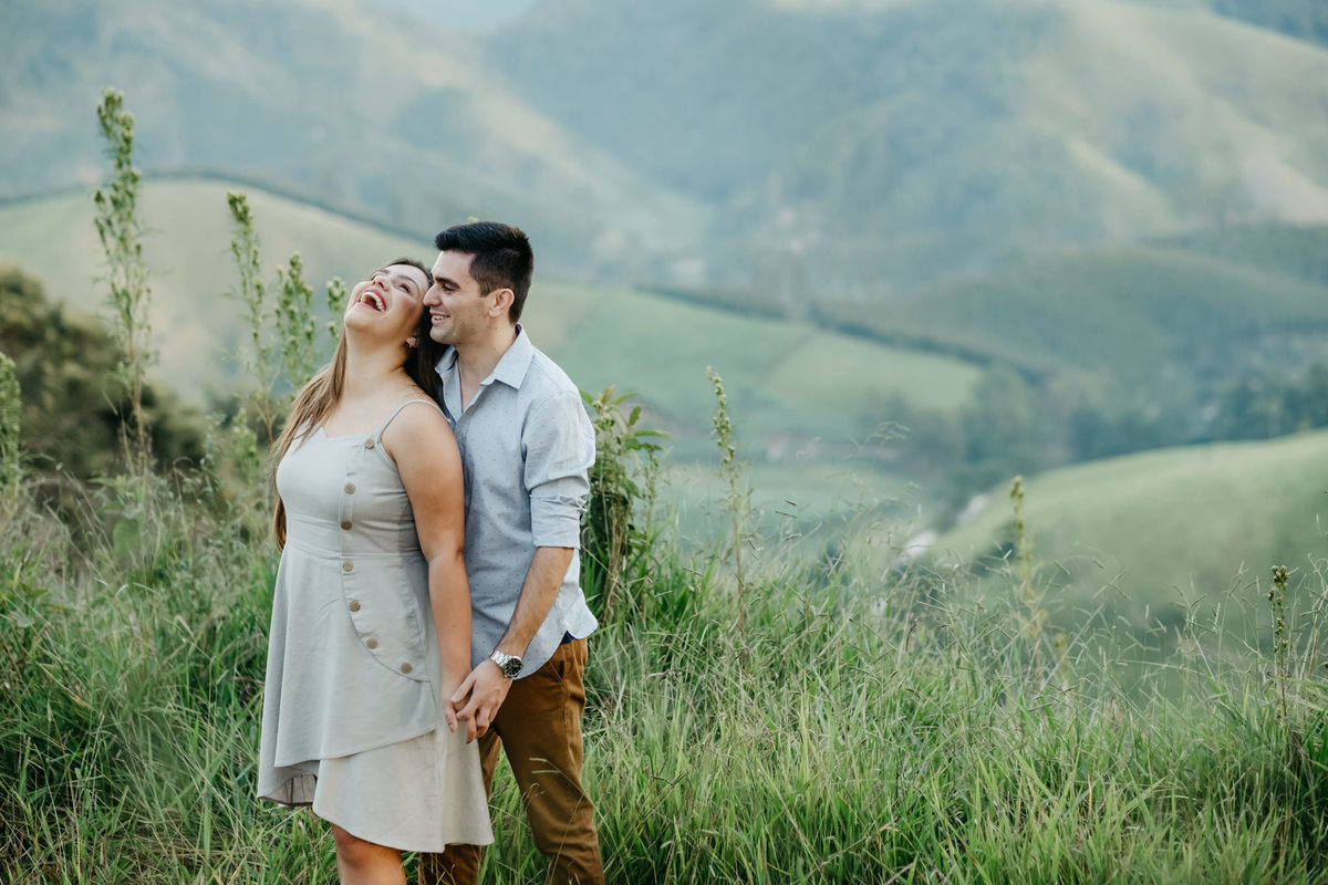 Roupa para Ensaio de Casal em São Luiz do Paraitinga - morro Alto da Capela - Pré wedding- Fotografo de casamento - Alva fotografia - Anderson Barboza - Taubaté-SP